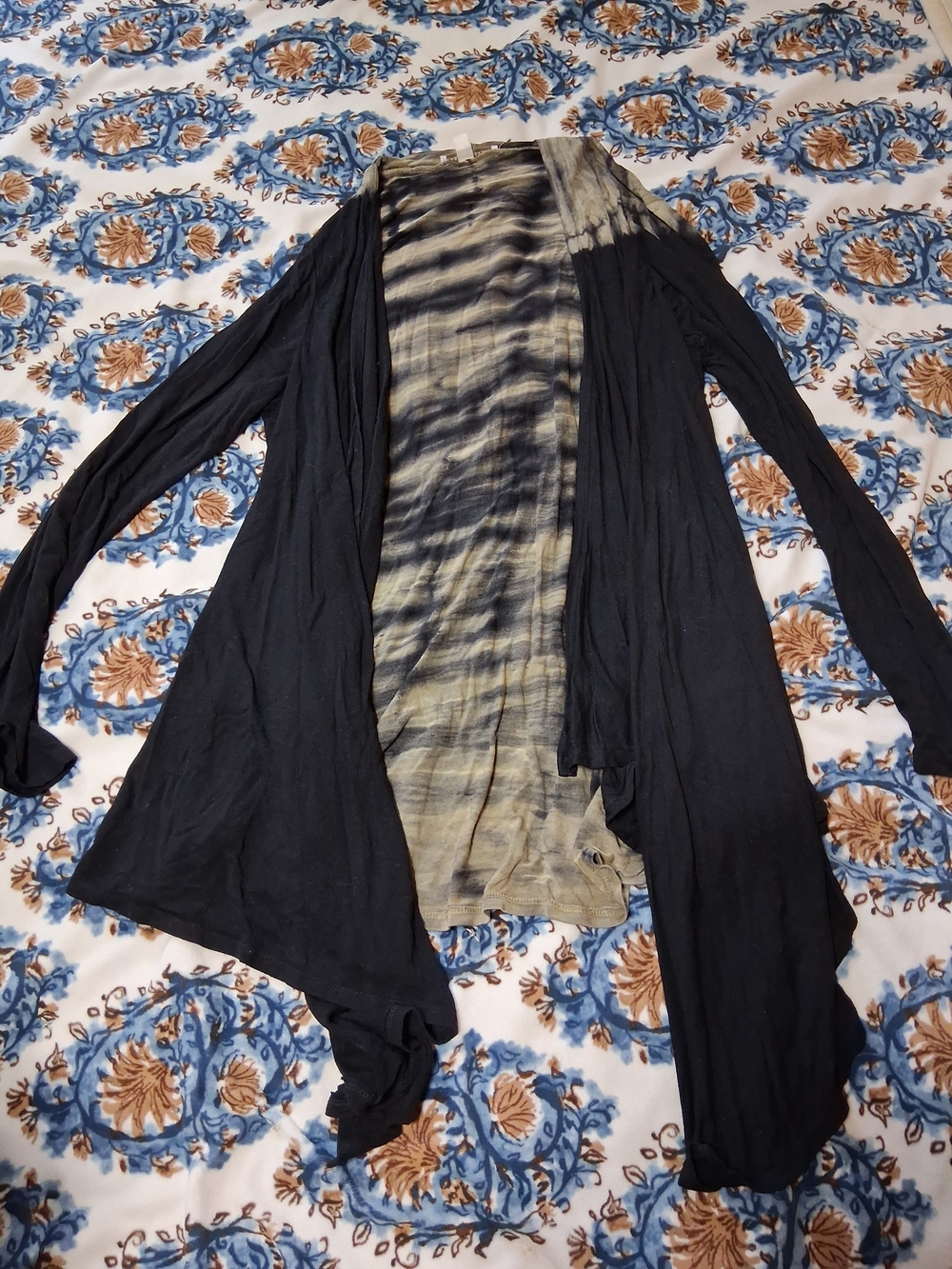 Women's Black Open-Front Long Sleeve Cardigan with Olive Tie-Dye Inner Panel